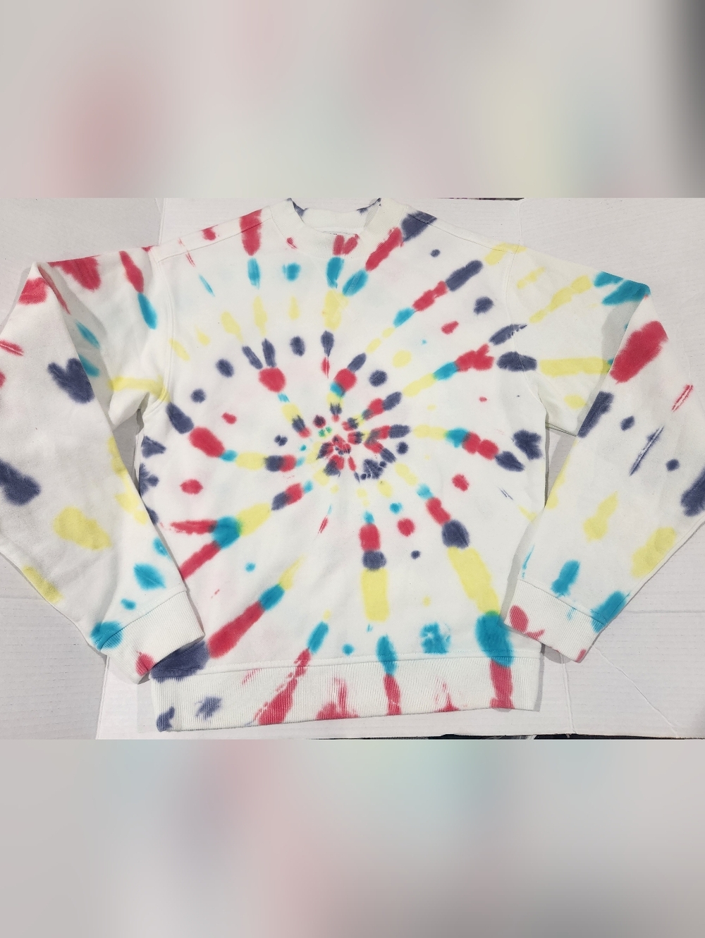 DSG  White Tie-Dye Spiral Sweatshirt